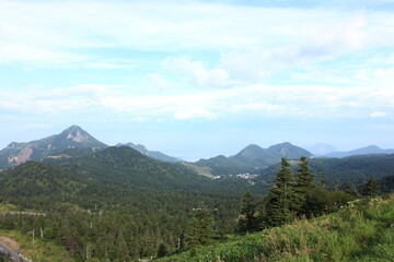 志賀高原の夏。横手山より望む信州の山々。

