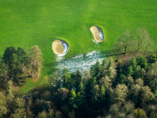 vue aérienne du golf du Prieuré dans les Yvelines en France
