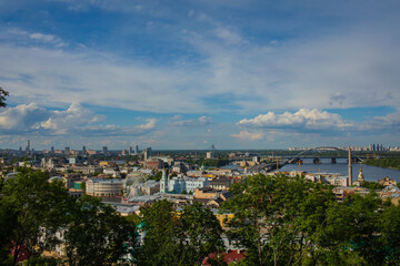Fototapeta na wymiar beautiful city view from the observation deck 
