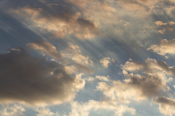 Obraz premium Clouds with sunflare light in the sky