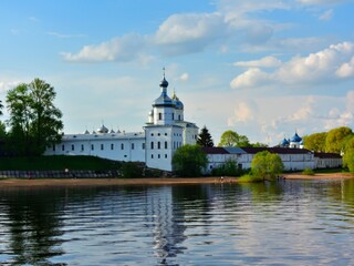 Fototapeta na wymiar Yuriev Monastery view from the Volkhov River