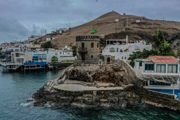 Fototapeta premium Torreón house by the sea