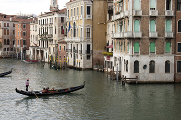 Fototapeta na wymiar Gondola sul canal grande di venezia