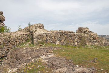 Fototapeta na wymiar Ruins of ancient Vishegrad Fortressr near town of Kardzhali, Bulgaria