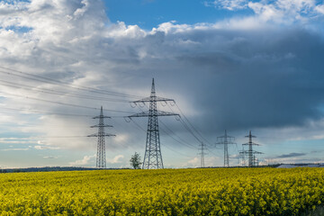 Hochspannungsmasten einer &Uuml;berlandleitung