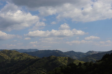 Obraz premium 青空を背景にしたの本の美しい風景