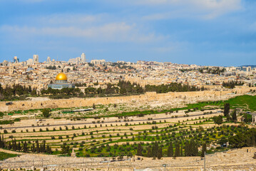Fototapeta premium dome of the rock and old city of jerusalem in israel