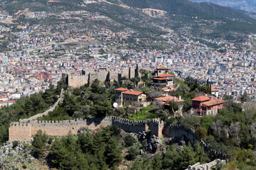 Fototapeta na wymiar ruins of the Alanya castle at the top of the mountain