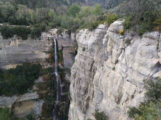 fonfo, fondo escrotorio, vertigo, rupit, barcelona, monta&ntilde;a, altura, paisaje, impresionante, avismo, contemplar, cascada, azul, cielo, tierra, creacion, perfecto, ma&ntilde;ana, dia, excursi&oacute;n, espacio