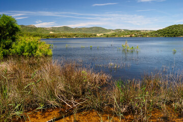 Veduta del lago Baratz, il solo naturale in Sardegna