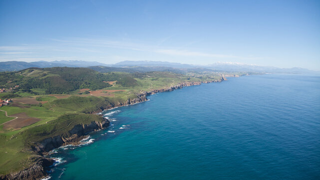 Cantabria coast in Spain © pecasgd
