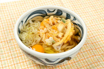 天ぷら月見うどん