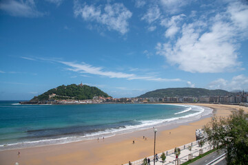 Obraz premium vista de la playa de la concha de San Sebastian, Pais vasco. 