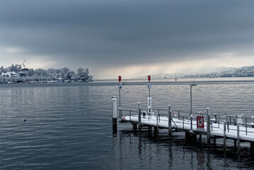 Fototapeta premium Scenic View of Lake of Zurich seen from Burkliplatz, Zurich, Switzerland