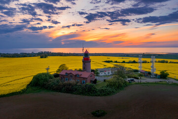 Rapsblüte an der Ostsee, Leuchtturm von Bastorf bei Kühlungsborn