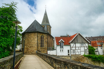 Fototapeta na wymiar Kirche und historische Altstadt von Hattingen Blankenstein