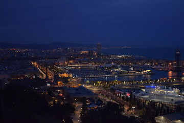 Fototapeta na wymiar barcelona city at night