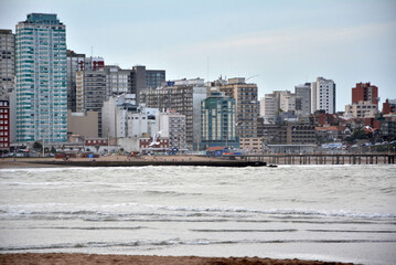 ciudad y mar