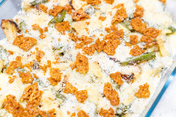 美味しそうな手作りグラタンの写真。調理中。