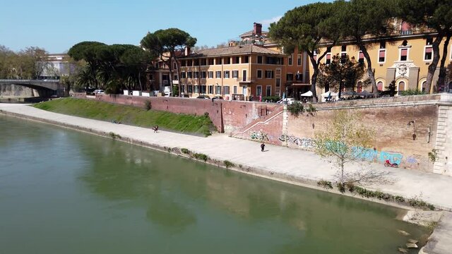 immagine dell'Ospedale Fate Bene Fratelli, uno dei pi&ugrave; antichi di Roma, situato sull'isola Tiberina