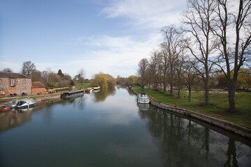 Fototapeta na wymiar Views along the Thames at Wallingford, Oxfordshire in the UK