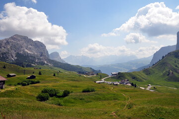 Fototapeta na wymiar Unterwegs in den Dolomiten-Grödnertal