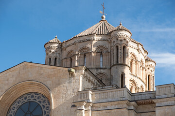 Fototapeta premium Romanesque dome of the Collegiate Church of Santa Maria La Mayor de Toro, Zamora