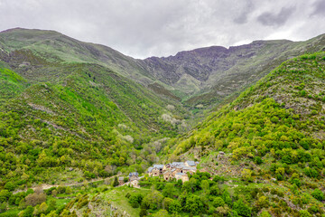 Fototapeta na wymiar Pamoramica of the mountain town of Coll, Catalonia - Spain. It belongs to the municipality of Valle de Bohi