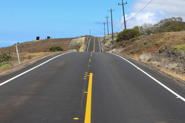 Typical road along the Hawaii’i Belt Road which leads around the whole island of Big Island, Hawaii, USA