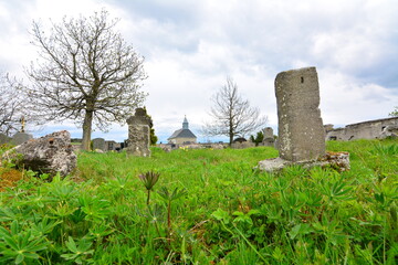 Kirche und Friedhof in Böhmen Cssr 