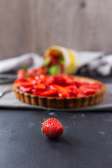 un délicieux gâteau aux fraises