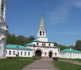 Fototapeta na wymiar Palace Front Gate Colonel Chamber Kolomenskoye