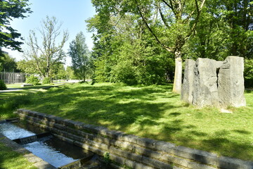 Le ruisseau "Molembeek" passant pr&egrave;s des pierres blues au parc Roi Baudoin &agrave; Jette 