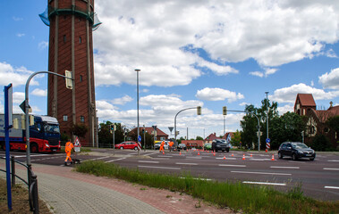 Fototapeta na wymiar Fahrbahnmarkierung auf der Kreuzung