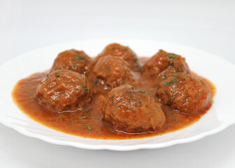 Albóndigas en salsa