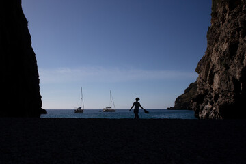 Madre y Hijo en Cala Calobra, Isla de Mallorca