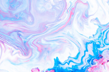 Flüssige Kunst. Abstrakter lila rosa Hintergrund. Flüssiger Marmor Textur-Design. Blaurosa Muster