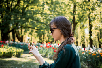 Obraz premium Beautiful young woman portrait outdoor