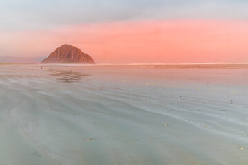 Dreamy morning on the beach of Morro Bay with the Morro Rock, California - 435143142