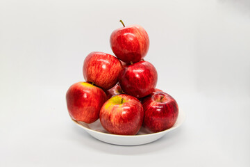 pile of red apples