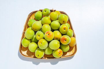 収穫した青梅　梅酒　梅シロップ