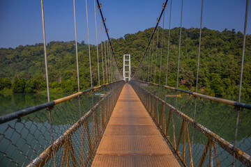 Path towards the hanging bridge