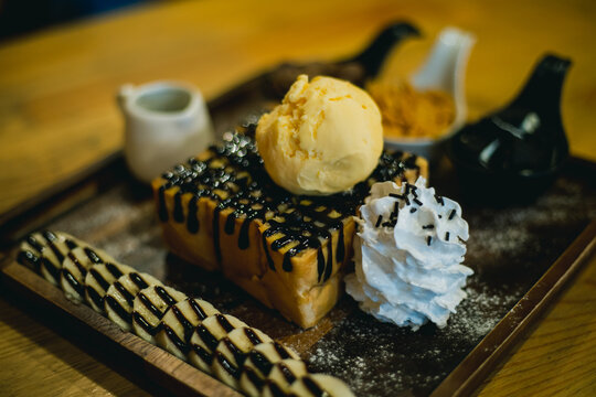 cream dessert