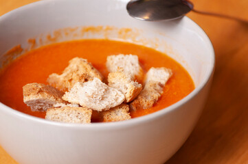 Tomato cream soup with croutons