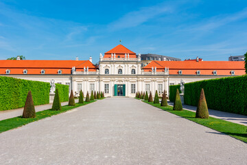 Lower Belvedere palace and gardens in Vienna, Austria - obrazy, fototapety, plakaty