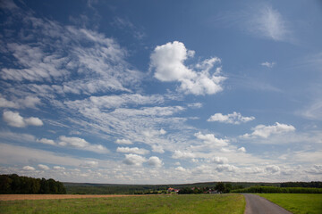 Obraz premium clouds over the field