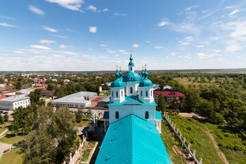 Fototapeta na wymiar view of the church in Elabuga