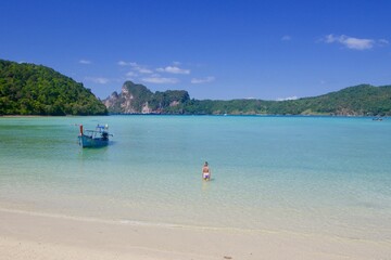 Fototapeta na wymiar Tropical beach, Phi Phi island, Thailand 