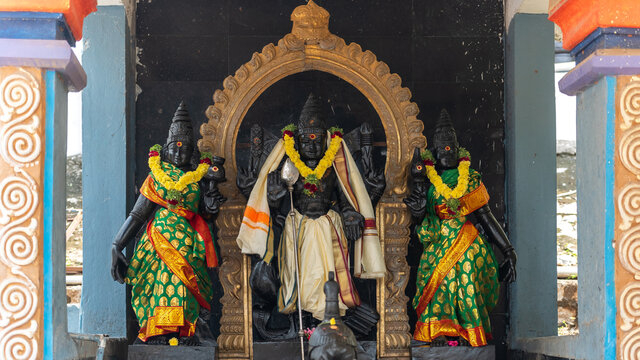 Murugan, 1008 Shiva Temple Salem, Tamil Nadu, India. Hindu temple complex dedicated to Shiva, with 1008 identical Nandi statue array over a hillside.	