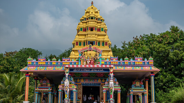 1008 Shiva Temple Salem, Tamil Nadu, India. Hindu temple complex dedicated to Shiva, with 1008 identical Nandi statue array over a hillside.
